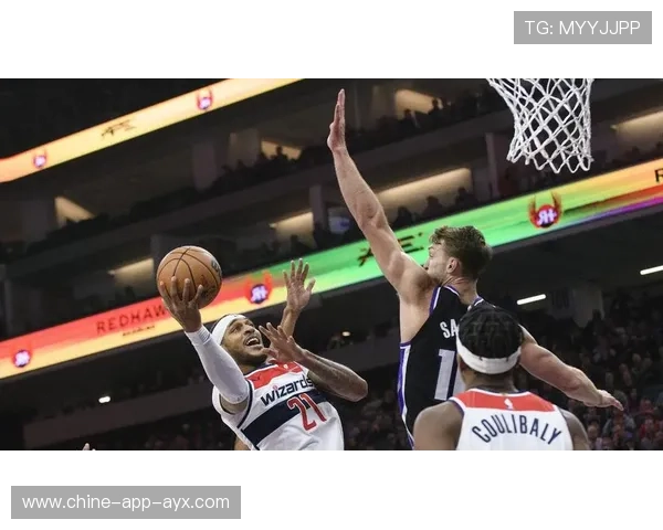 国王依靠福克斯速度拆解对手,萨城火力猛烈